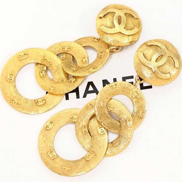 CHANEL CC Logo Hoop Circle Interlocking Clip-On Earrings Gold Tone 29 Auth - Picture 5 of 6